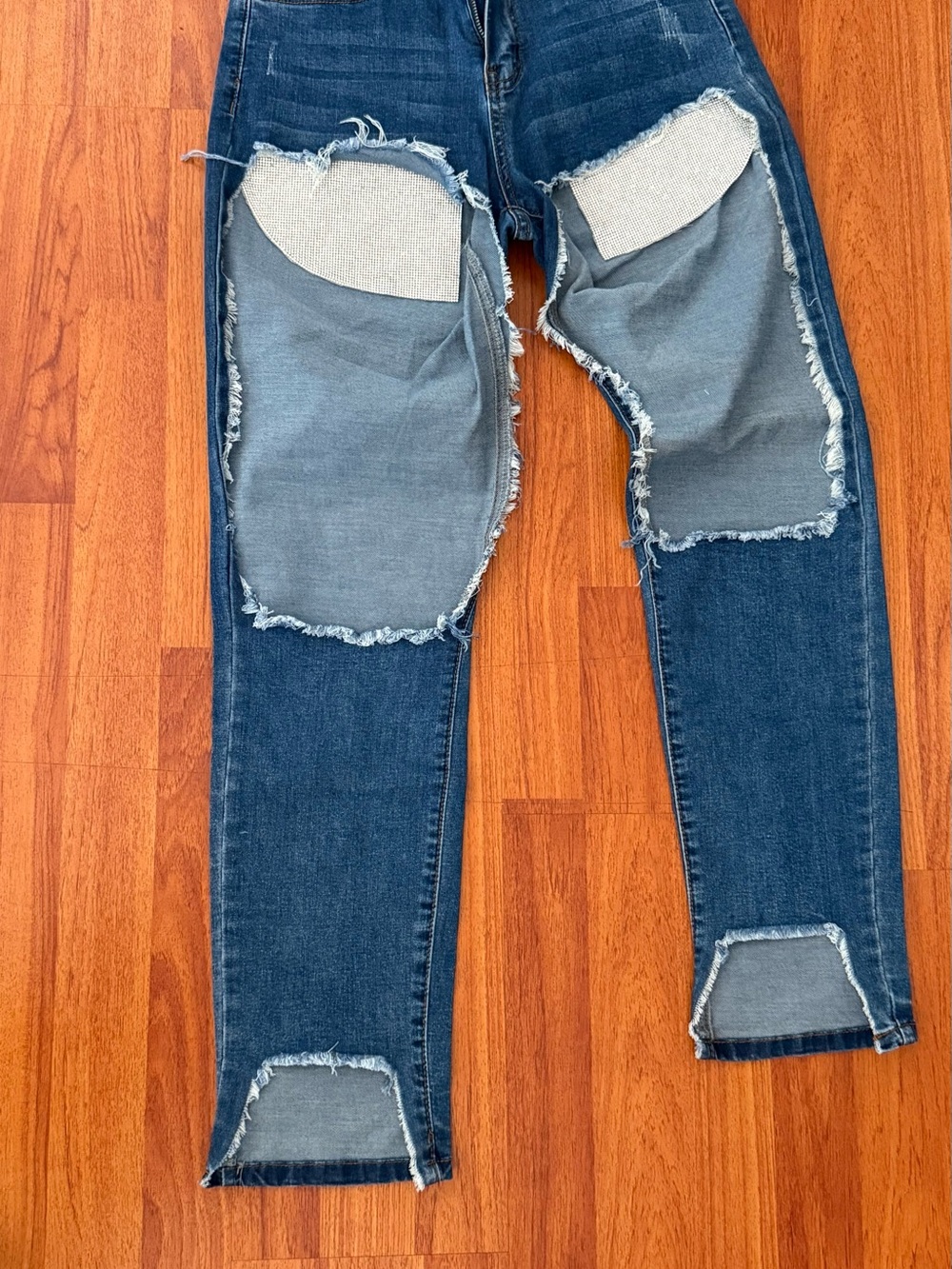 Rhinestone Peek-A-Boo Pocket Dark Blue Distressed Jeans